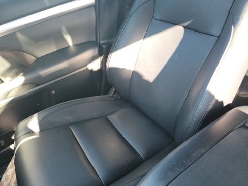 Used 2018 Toyota Highlander SE image 6