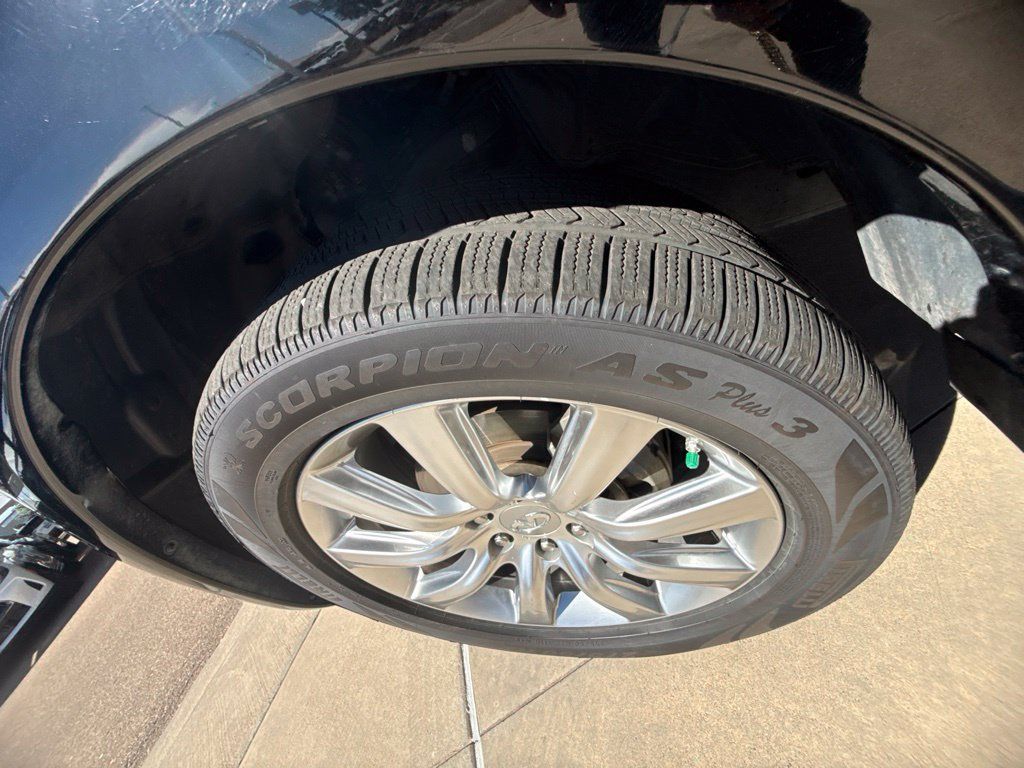 Used 2014 INFINITI QX80 4WD w/ Theater Package image 13