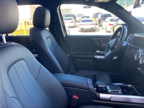 Used 2023 Mercedes-Benz GLB 250 image 9