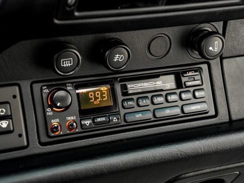 Used 1995 Porsche 911 Carrera RWD image 19