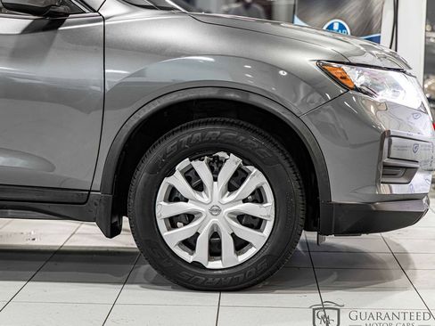 Used 2018 Nissan Rogue S image 11
