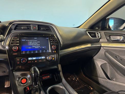 Used 2017 Nissan Maxima SR image 18