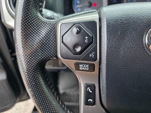 Used 2016 Toyota Tacoma SR5 image 21