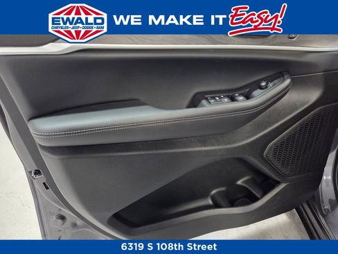 New 2025 Jeep Grand Cherokee L Limited w/ Luxury Tech Group II image 14