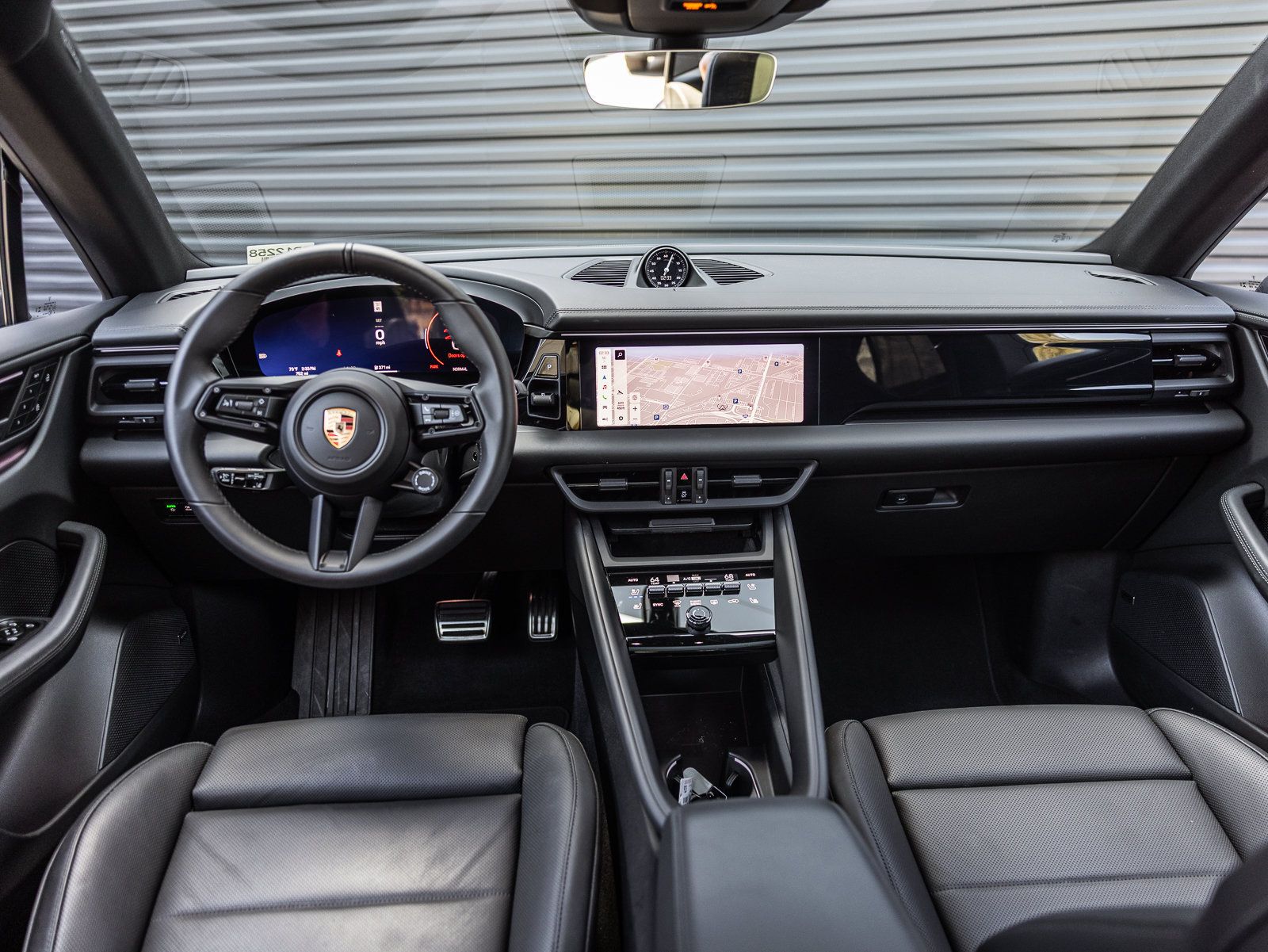 Certified 2025 Porsche Macan 4 Electric AWD/4WD image 11