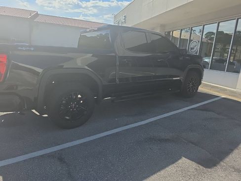 Used 2024 GMC Sierra 1500 Elevation w/ LPO, Elevation Black Package AWD/4WD image 8