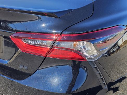 Used 2024 Toyota Camry SE image 9