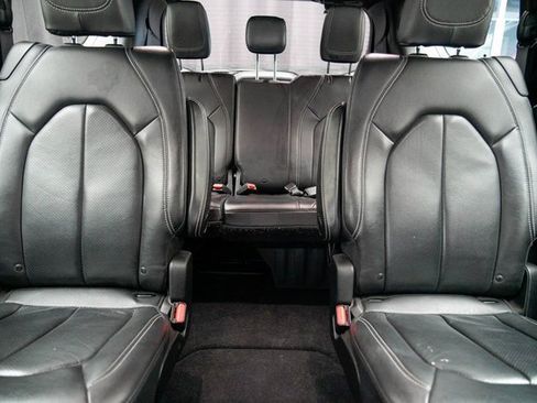 Used 2019 Chrysler Pacifica Touring-L w/ S Appearance Package image 26