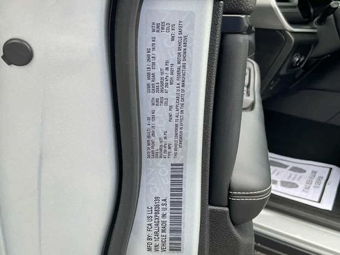 Used 2023 Jeep Grand Cherokee L Laredo RWD image 29