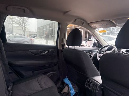 Used 2020 Nissan Rogue SV image 9