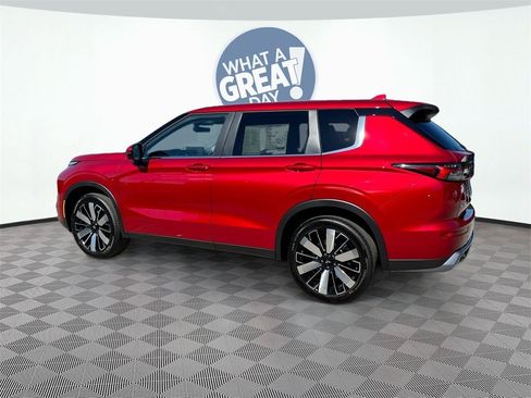 New 2025 Mitsubishi Outlander SE image 5