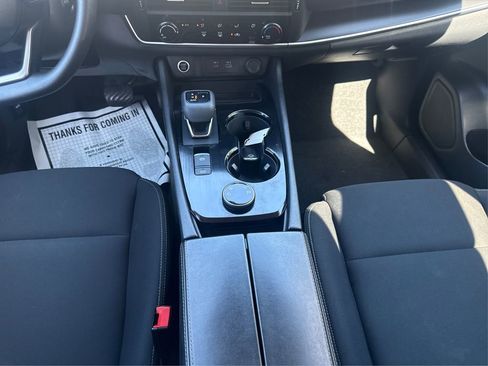 Used 2023 Nissan Rogue S image 20