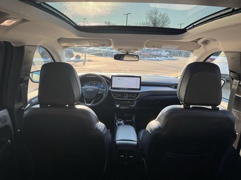 Used 2023 Ford Escape Platinum w/ Premium Technology Package AWD/4WD image 8