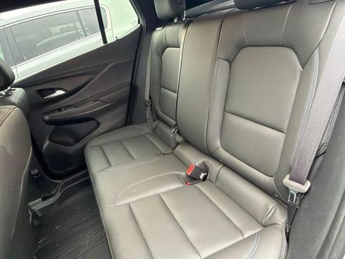 Used 2025 Buick Envista Sport Touring w/ Convenience I Package FWD image 10
