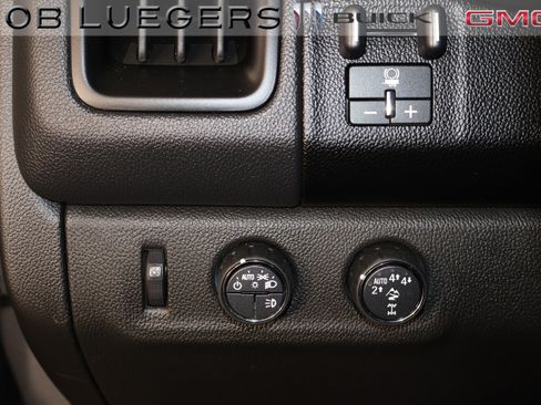 Used 2021 Chevrolet Colorado ZR2 w/ ZR2 Dusk Special Edition AWD/4WD image 25