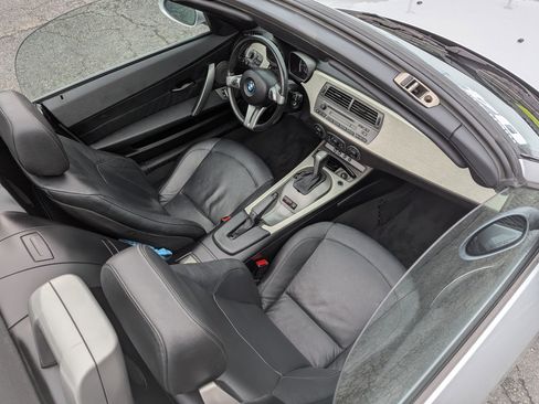 Used 2004 BMW Z4 3.0i image 44