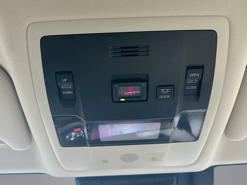 Used 2022 Lexus ES 300h Ultra Luxury w/ Accessory Package 2 FWD image 36