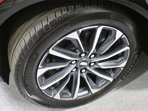 Used 2024 Cadillac Lyriq Sport image 9