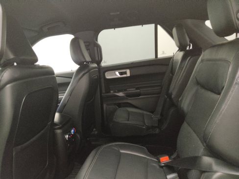Used 2020 Ford Explorer Limited AWD/4WD image 18
