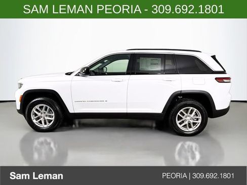 New 2025 Jeep Grand Cherokee Laredo w/ Luxury Tech Group I AWD/4WD image 4