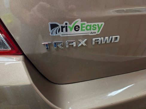 Used 2018 Chevrolet Trax LT w/ Sun & Sound Package image 12