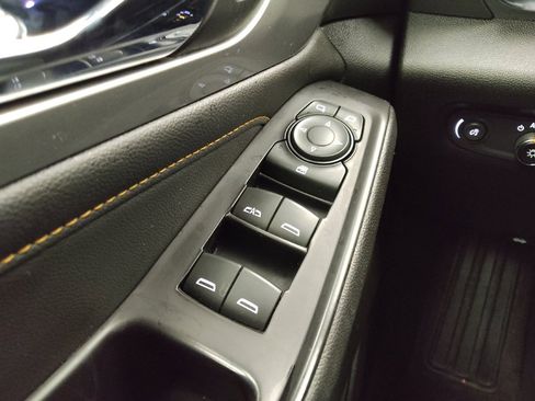 Used 2019 Chevrolet Traverse LT FWD image 27