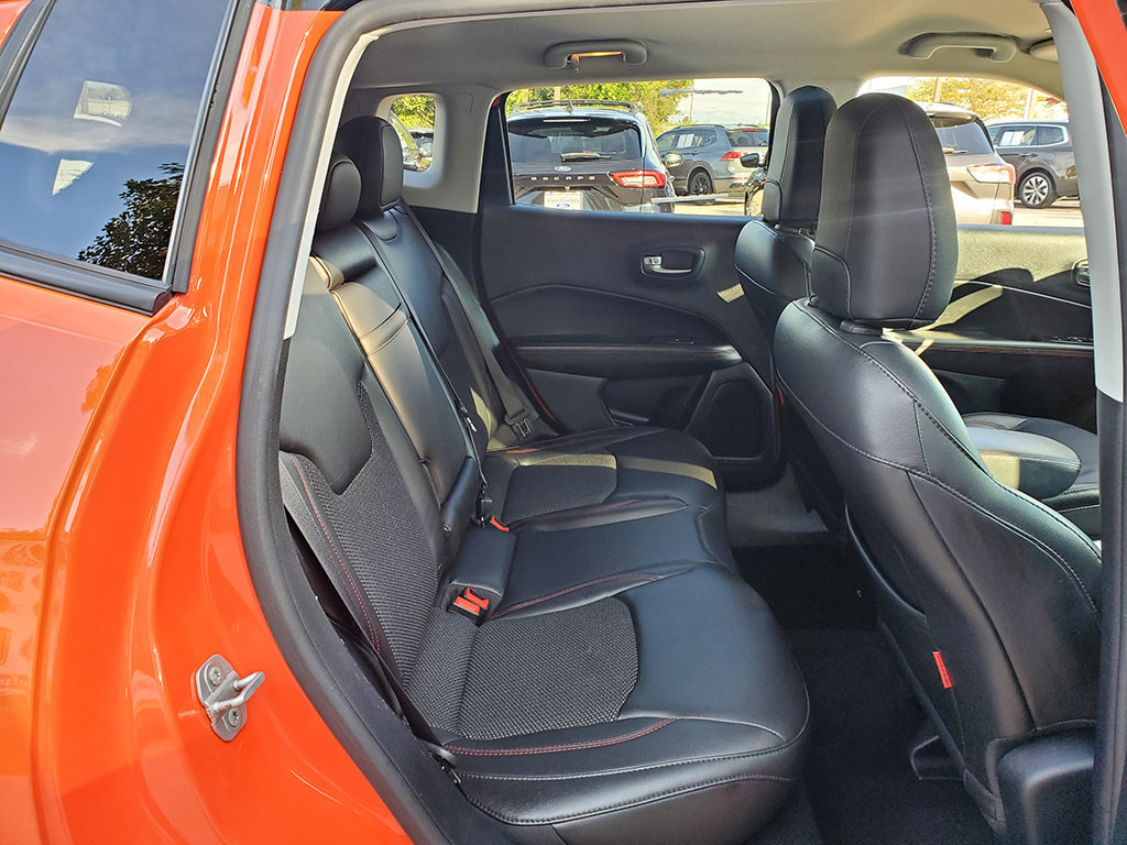 Used 2018 Jeep Compass Trailhawk w/ Cold Weather Group AWD/4WD image 18