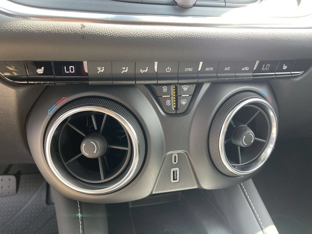 New 2026 Chevrolet Blazer LT w/ Convenience Package FWD image 18