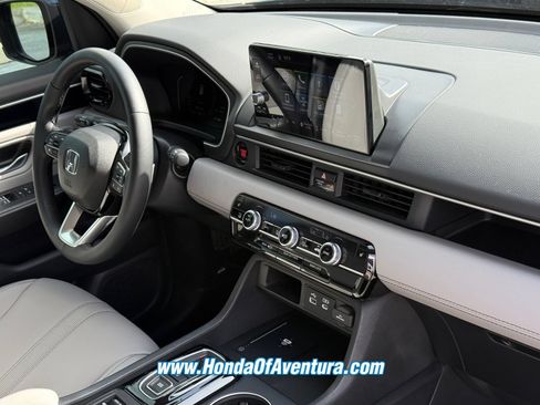 Certified 2025 Honda Pilot EX-L image 11
