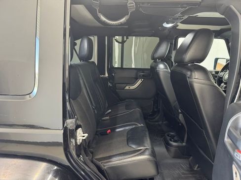 Used 2016 Jeep Wrangler Unlimited Sahara image 18