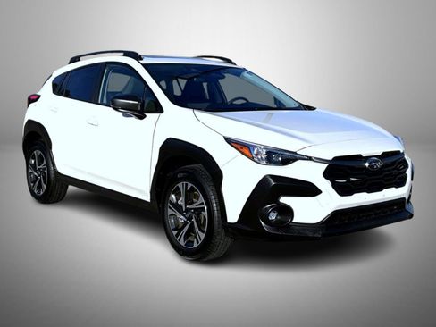 Used 2024 Subaru Crosstrek 2.0i Premium image 3