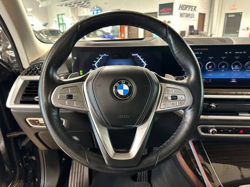Used 2023 BMW X7 xDrive40i AWD/4WD image 18