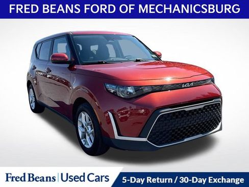 Used 2023 Kia Soul LX w/ Option Group 015 FWD image 1