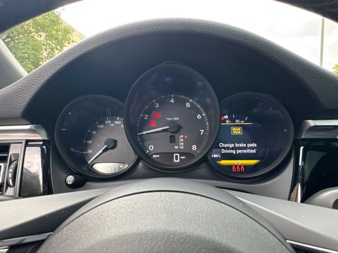 Used 2023 Porsche Macan AWD/4WD image 27