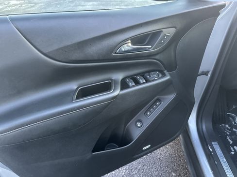 Used 2023 Chevrolet Equinox Premier image 10