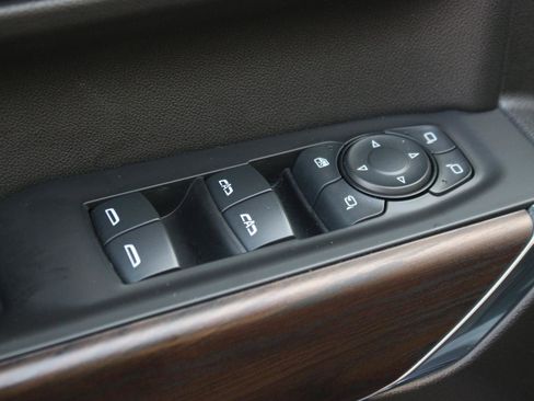 Used 2020 GMC Sierra 1500 SLT w/ SLT Premium Package image 17