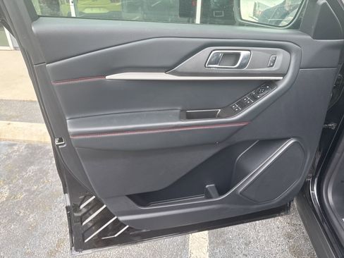 Used 2025 Ford Explorer ST-Line image 15