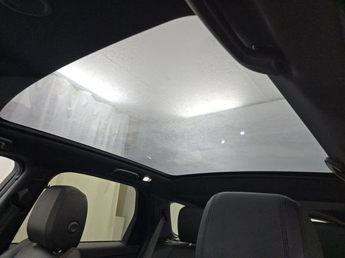 Used 2023 Land Rover Discovery Sport S image 29