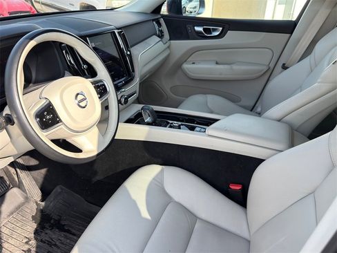 Used 2023 Volvo XC60 B5 Plus w/ Protection Package Premier image 9