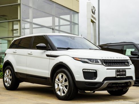 Used 2018 Land Rover Range Rover Evoque SE AWD/4WD image 3