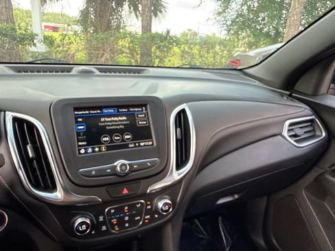 Used 2019 Chevrolet Equinox LT FWD image 38