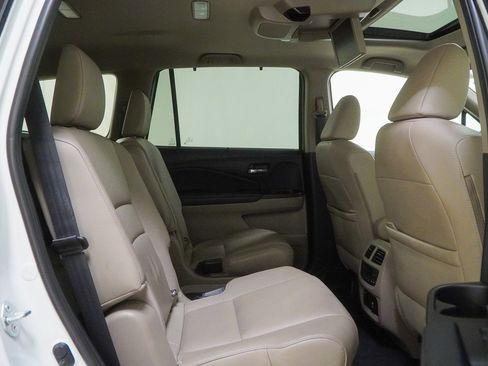 Used 2022 Honda Pilot Touring image 42