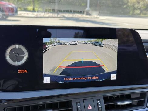 Used 2025 Lexus ES 350 w/ Premium Package FWD image 11