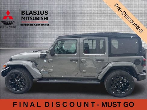 Used 2021 Jeep Wrangler Unlimited Sahara w/ Cold Weather Group AWD/4WD image 4
