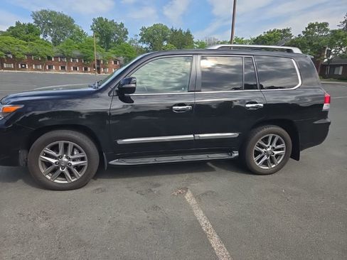 Used 2014 Lexus LX 570 4WD image 9