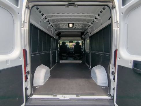 Used 2025 RAM ProMaster 2500 w/ Convenience Group FWD image 14