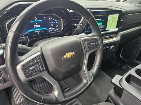 Used 2025 Chevrolet Silverado 1500 LT AWD/4WD image 16