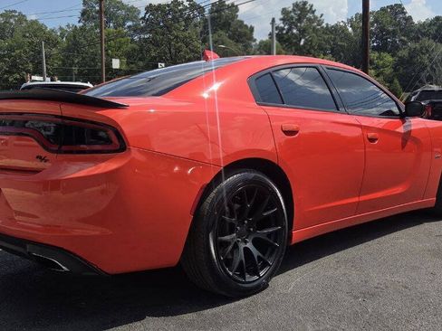 Used 2017 Dodge Charger R/T w/ Navigation & Travel Group RWD image 8