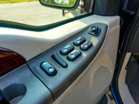 Used 2003 Ford Excursion Eddie Bauer image 37