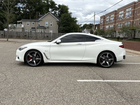 Used 2018 INFINITI Q60 Red Sport 400 w/ Pro Active Package AWD/4WD image 35